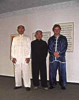 Meister George Xu, Großmeister Wang Hao Da
und Volker Jung (v.l.)
